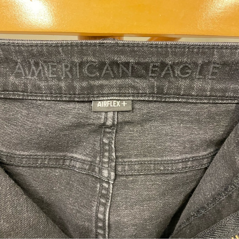AMERICAN EAGLE OUTFITTERS - Black Denim Destroyed Shorts, Mens Size 42 - Picture 8 of 14